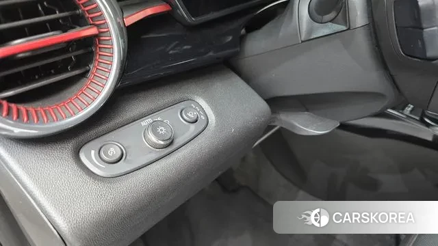 Chevrolet (GM Daewoo) Trax Crossover 2023 Белый из Кореи, фото 6