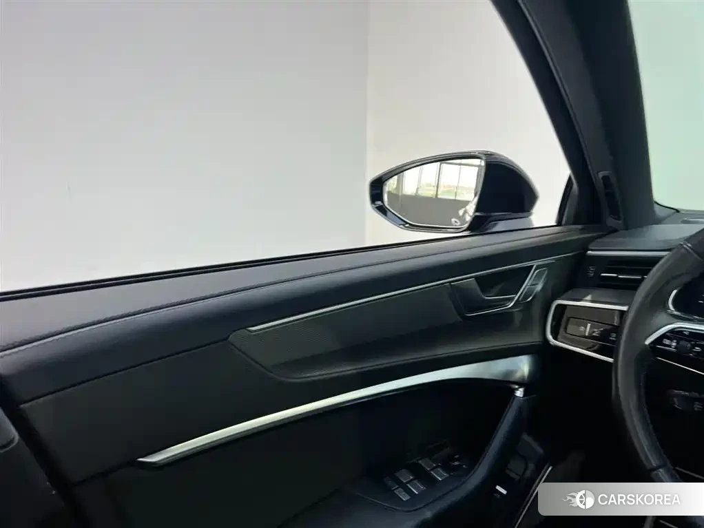 Audi A6L id 4577413 из Китая 7