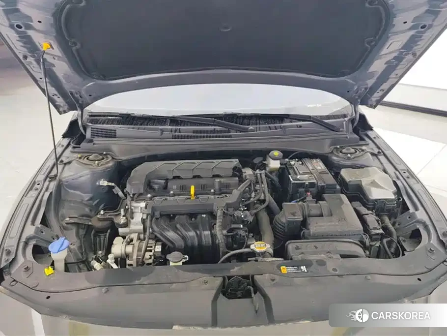 Hyundai Elantra 2024 Silver/gray из Китая, фото 6