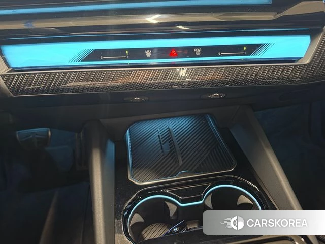 BMW i5 (G60) 2024 Небесно-голубой из Кореи, фото 6