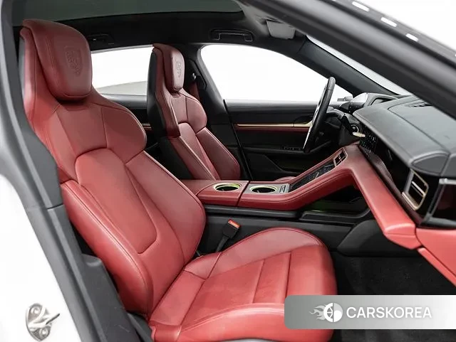 Porsche Taycan 2023 Белый из Кореи, фото 6