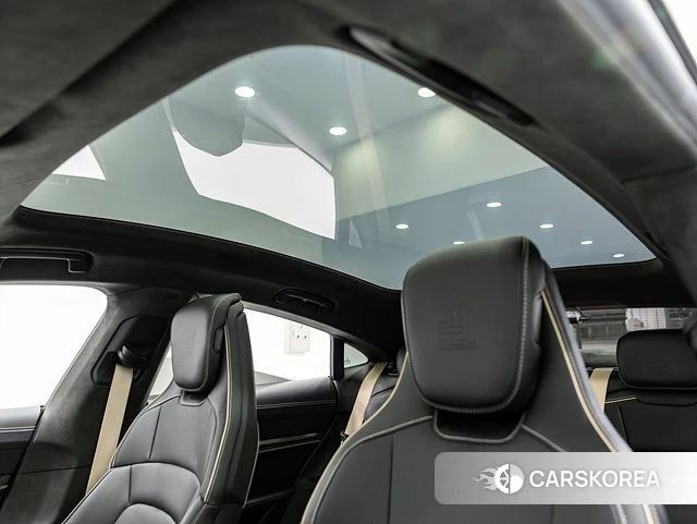 Porsche Taycan 2025 Синий нефрит из Кореи, фото 6