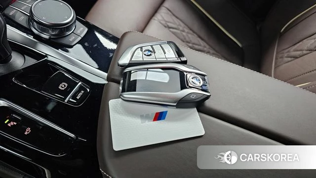 BMW 5 Series (G30) 2023 Серый из Кореи, фото 6
