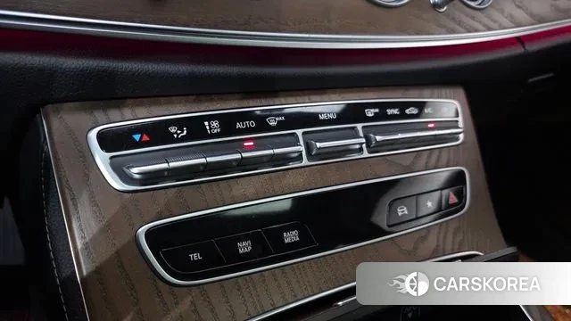 Mercedes-Benz E-Class W213 2023 Черный из Кореи, фото 6