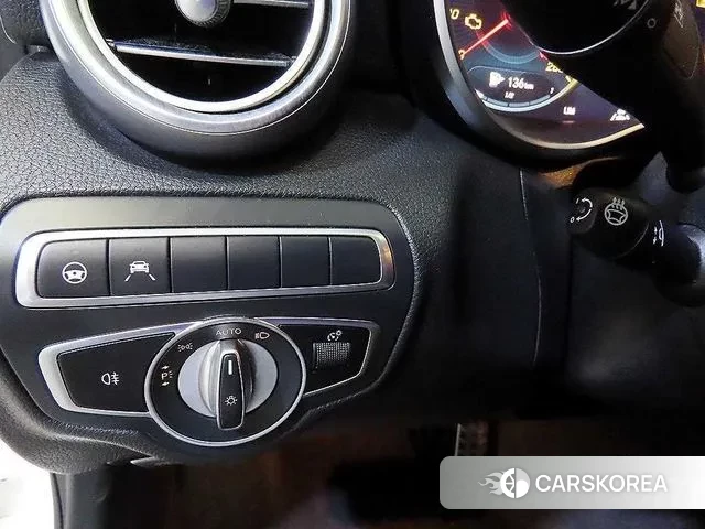 Mercedes-Benz C-Class W205 2021 Белый из Кореи, фото 6