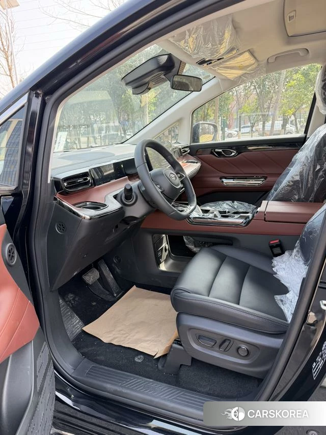GAC Trumpchi Trumpchi E8 PHEV 2026 Черный из Китая, фото 6