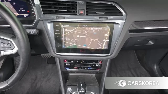 Volkswagen Tiguan second Generation 2022 Белый из Кореи, фото 6