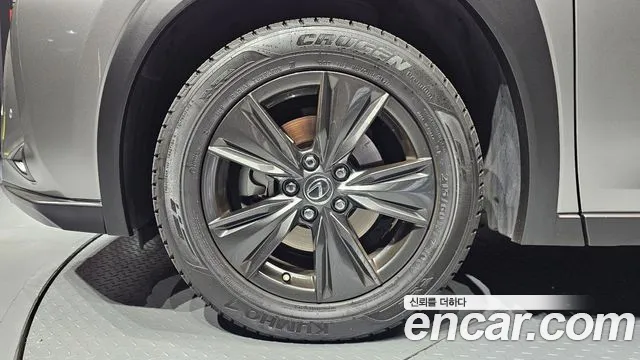 Lexus UX250h id 2672429 из Кореи 6