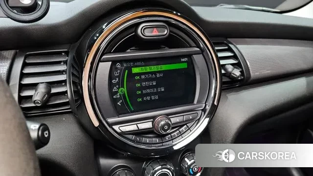Mini Cooper D 2019 Светло-зеленый из Кореи, фото 6