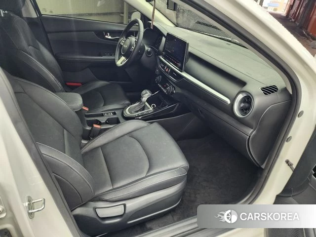 Kia The New K3 2nd generation 2021 Белый из Кореи, фото 6