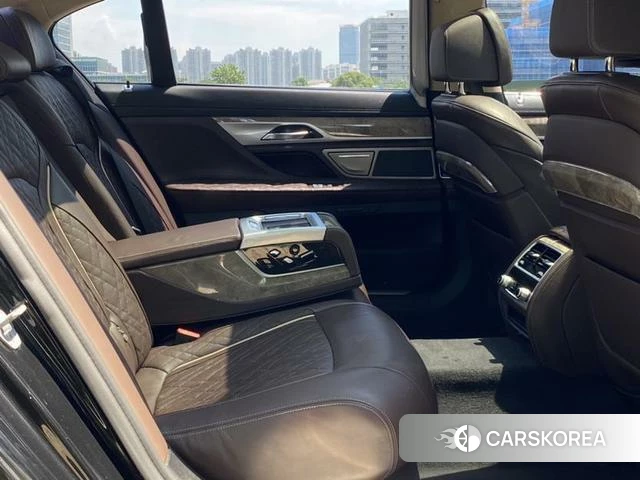 BMW 7 series 2021 Черный из Китая, фото 6