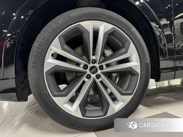 Audi Q8 (4M) 2025 Черный из Кореи, фото 6