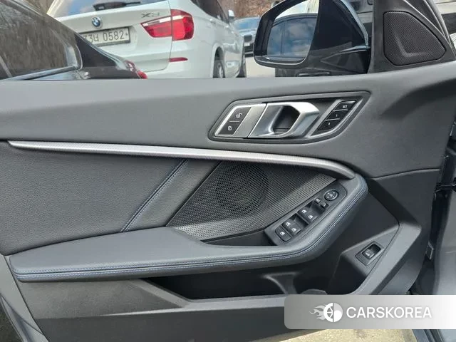 BMW 1 Series (F40) 2023 Серый из Кореи, фото 6