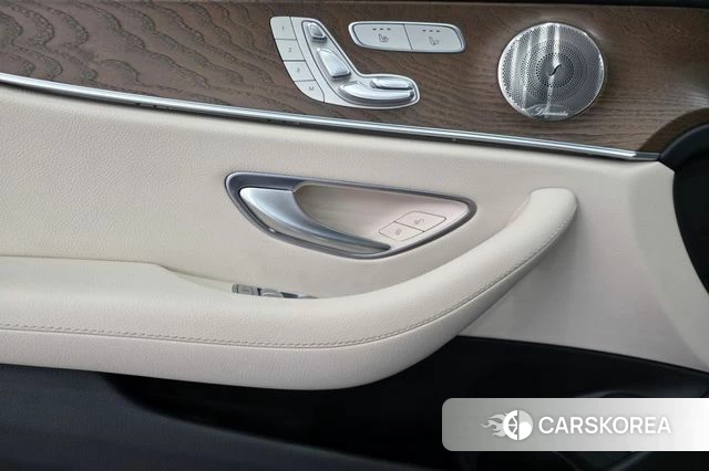 Mercedes-Benz E-Class W213 2021 Черный из Кореи, фото 6