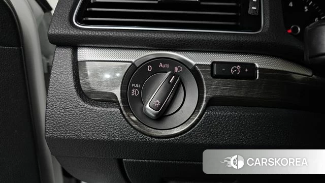 Volkswagen The New Passat 2018 Белый из Кореи, фото 6