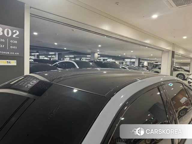 BMW 5 Series (G60) 2024 Светло-серебряный цвет из Кореи, фото 6