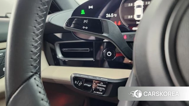 Porsche Taycan 2022 Серебристо-серый из Кореи, фото 6