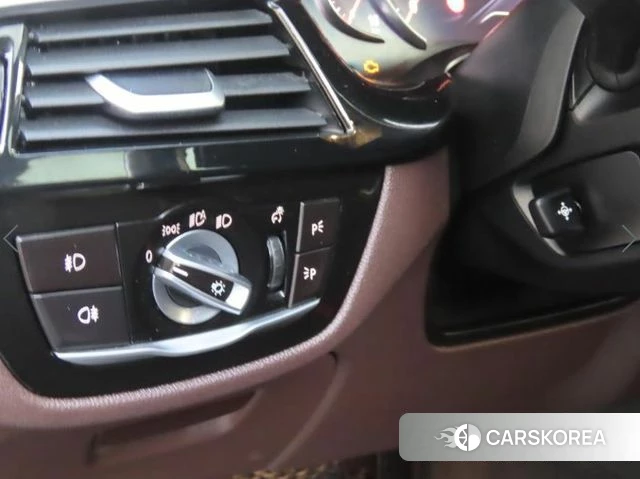 BMW 5 Series (G30) 2018 Черный из Кореи, фото 6