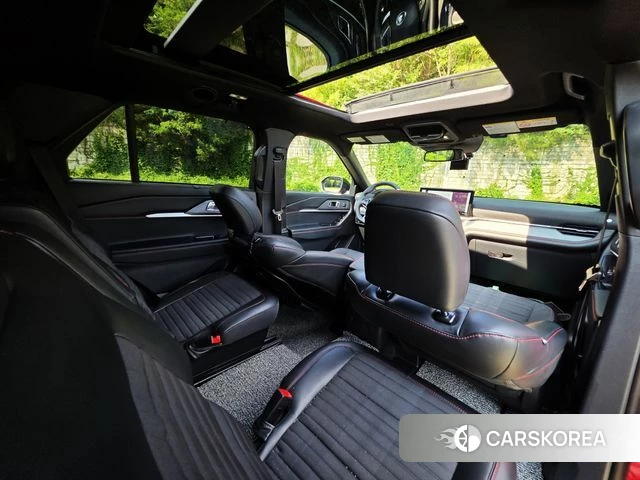 Ford Explorer 6th Generation 2025 Красный из Кореи, фото 6