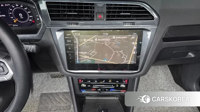 Volkswagen Tiguan second Generation 2022 Белый из Кореи, фото 6