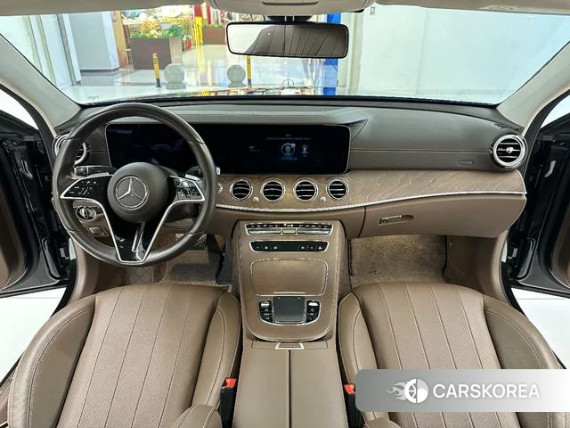 Mercedes-Benz E-class 2023 Черный из Китая, фото 6