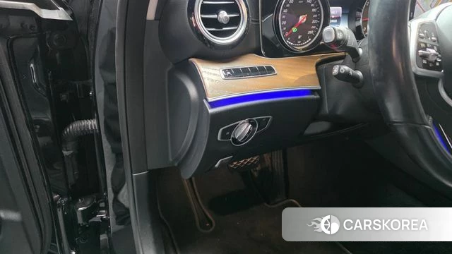 Mercedes-Benz E-Class W213 2019 Черный из Кореи, фото 6