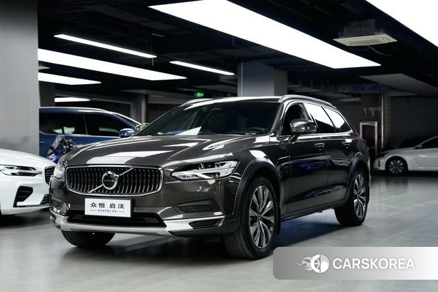 Volvo V90 2023 Темно-серый из Китая, фото 6