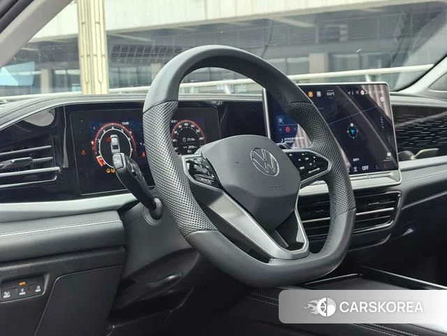Volkswagen Passat 2025 Черный из Китая, фото 6