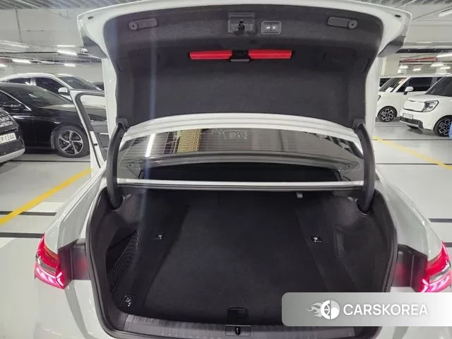 Audi A6 (C8) 2023 Белый из Кореи, фото 6