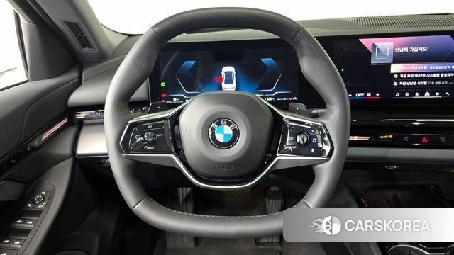 BMW 5 Series (G60) 2024 Белый из Кореи, фото 6