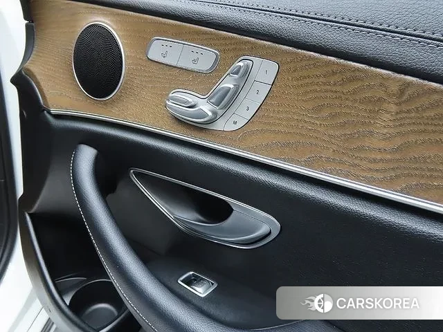 Mercedes-Benz E-Class W213 2022 Белый из Кореи, фото 6