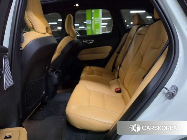 Volvo XC60 second Generation 2023 Белый из Кореи, фото 6