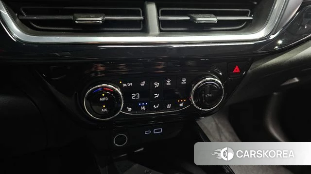 Chevrolet (GM Daewoo) Trax Crossover 2023 Белый из Кореи, фото 6