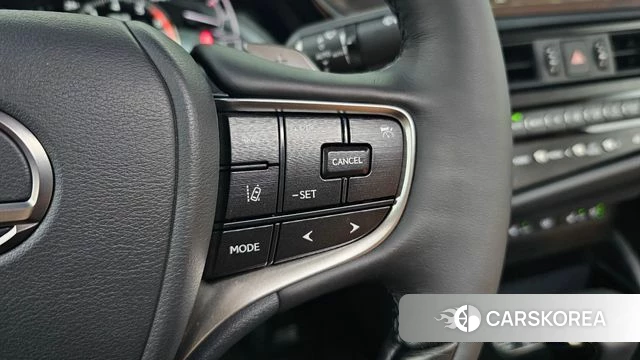 Lexus ES300h 7th generation 2026 Черный из Кореи, фото 5