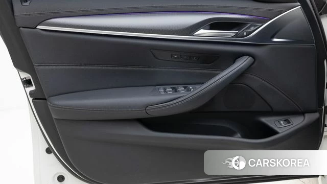 BMW 5 Series (G30) 2022 Белый из Кореи, фото 6
