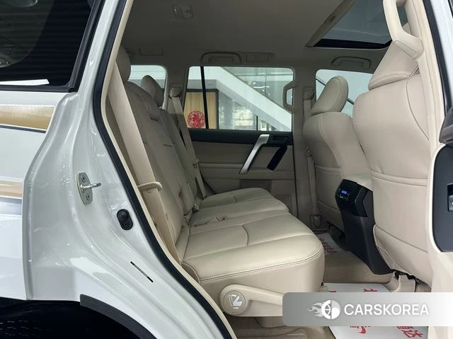 Toyota Prado (imported) 2023 Белый из Китая, фото 6