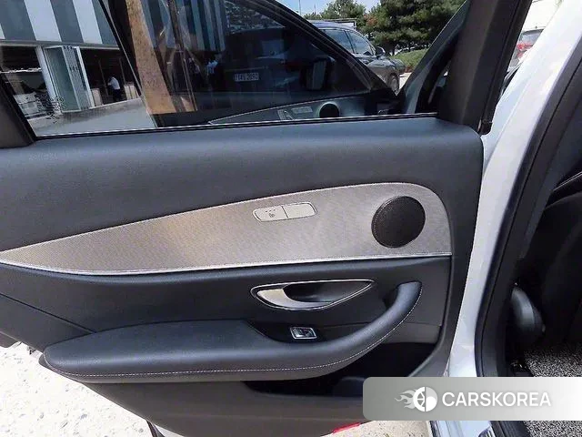 Mercedes-Benz E-Class W213 2018 Серебряный из Кореи, фото 6