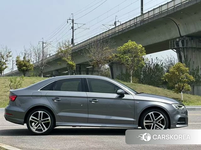 Audi A3 2020 Темно-серый из Китая, фото 6