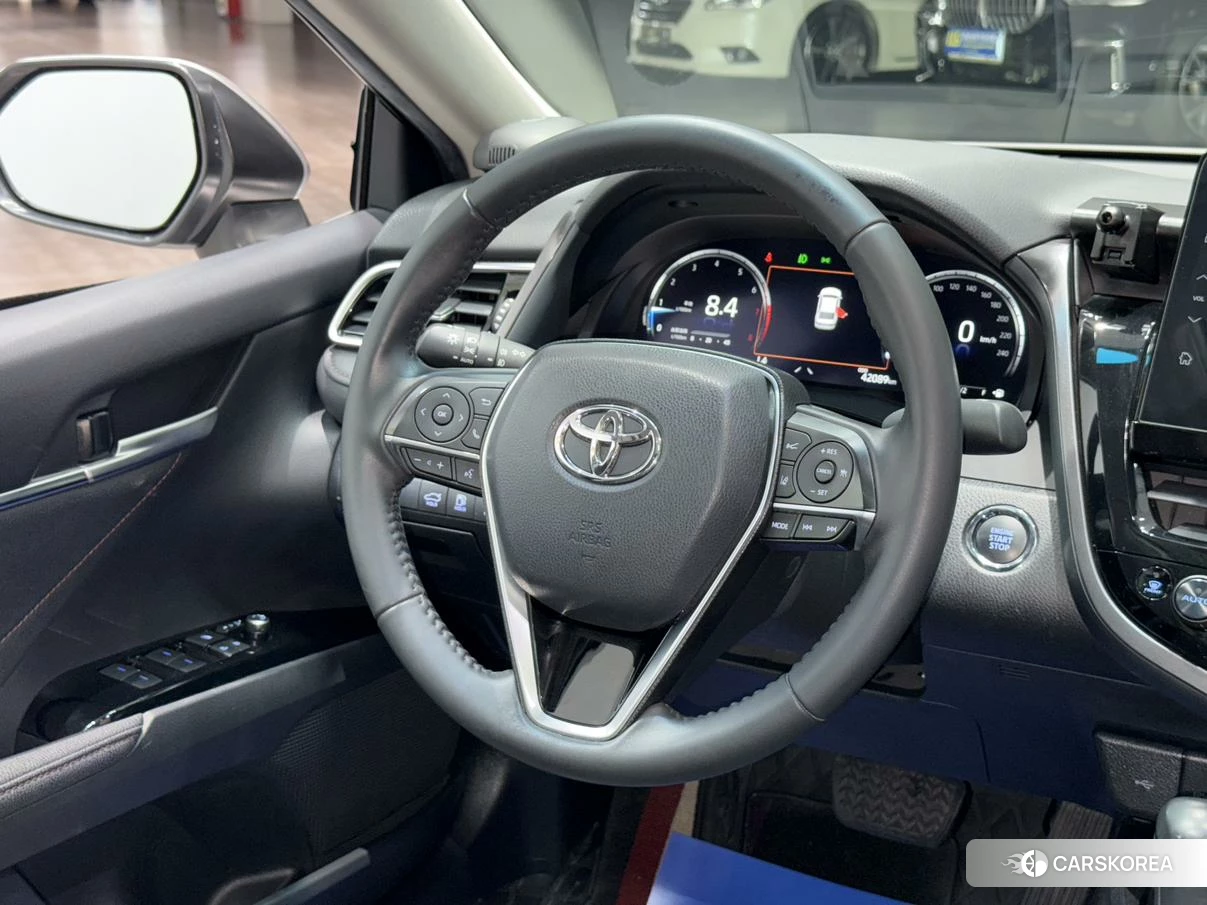 Toyota Camry 2021 Серебристо-серый из Китая, фото 6