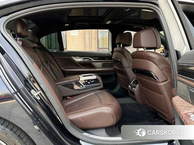 BMW 7 series 2021 Черный из Китая, фото 6