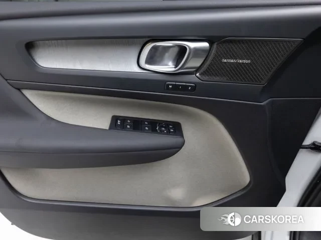 Volvo XC40 2025 Белый из Кореи, фото 6