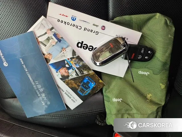 Jeep Grand Cherokee 2019 Серебристо-серый из Кореи, фото 6