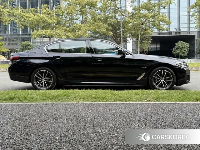 BMW 5 series PHEV 2023 Черный из Китая, фото 6