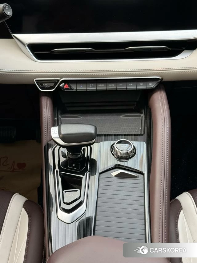 Geely Automobile Xingyue L 2023 Серебристо-серый из Китая, фото 6