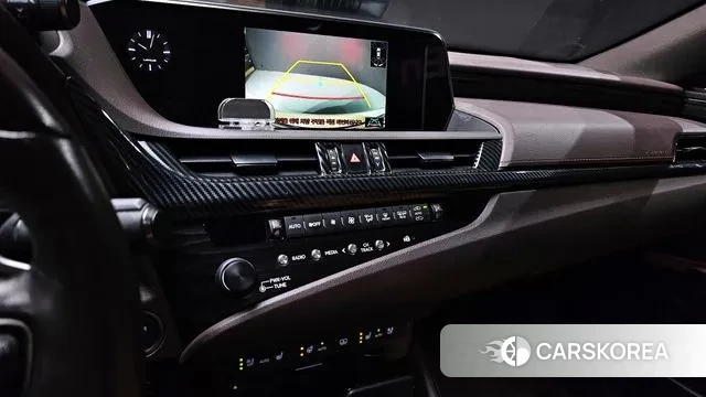 Lexus ES300h 7th generation 2018 Белый из Кореи, фото 6