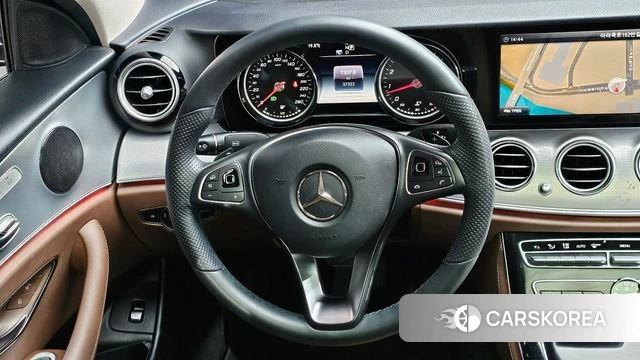 Mercedes-Benz E-Class W213 2018 Серый из Кореи, фото 6