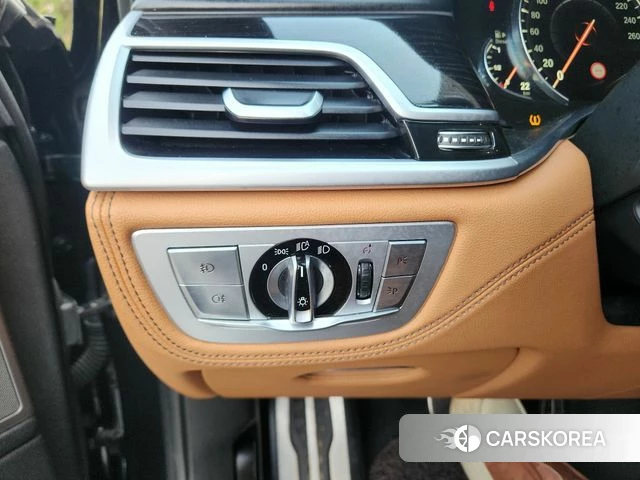 BMW 7 Series (G11) 2018 Синий из Кореи, фото 6