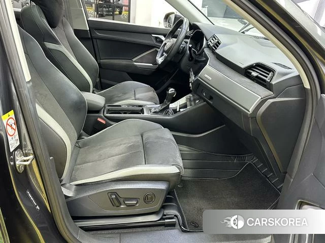 Audi Q3 2023 Темно-серый из Китая, фото 6