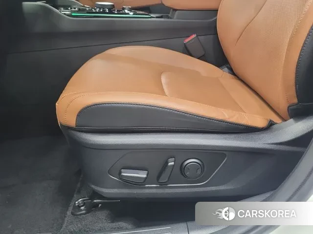 Kia Sportage 5th Generation Hybrid 2023 Белый из Кореи, фото 6