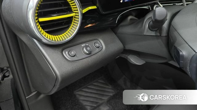 Chevrolet (GM Daewoo) Trax Crossover 2023 Черный из Кореи, фото 6